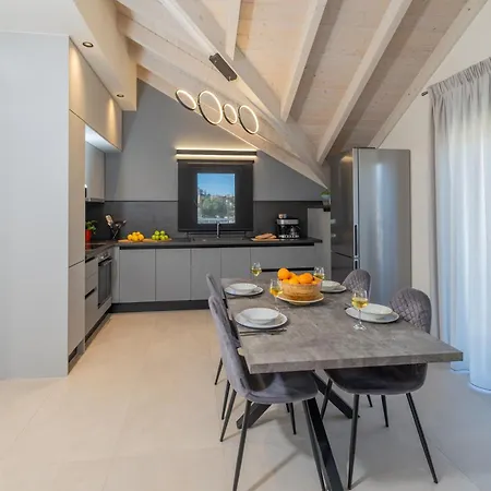 Maistrali Loft דירה